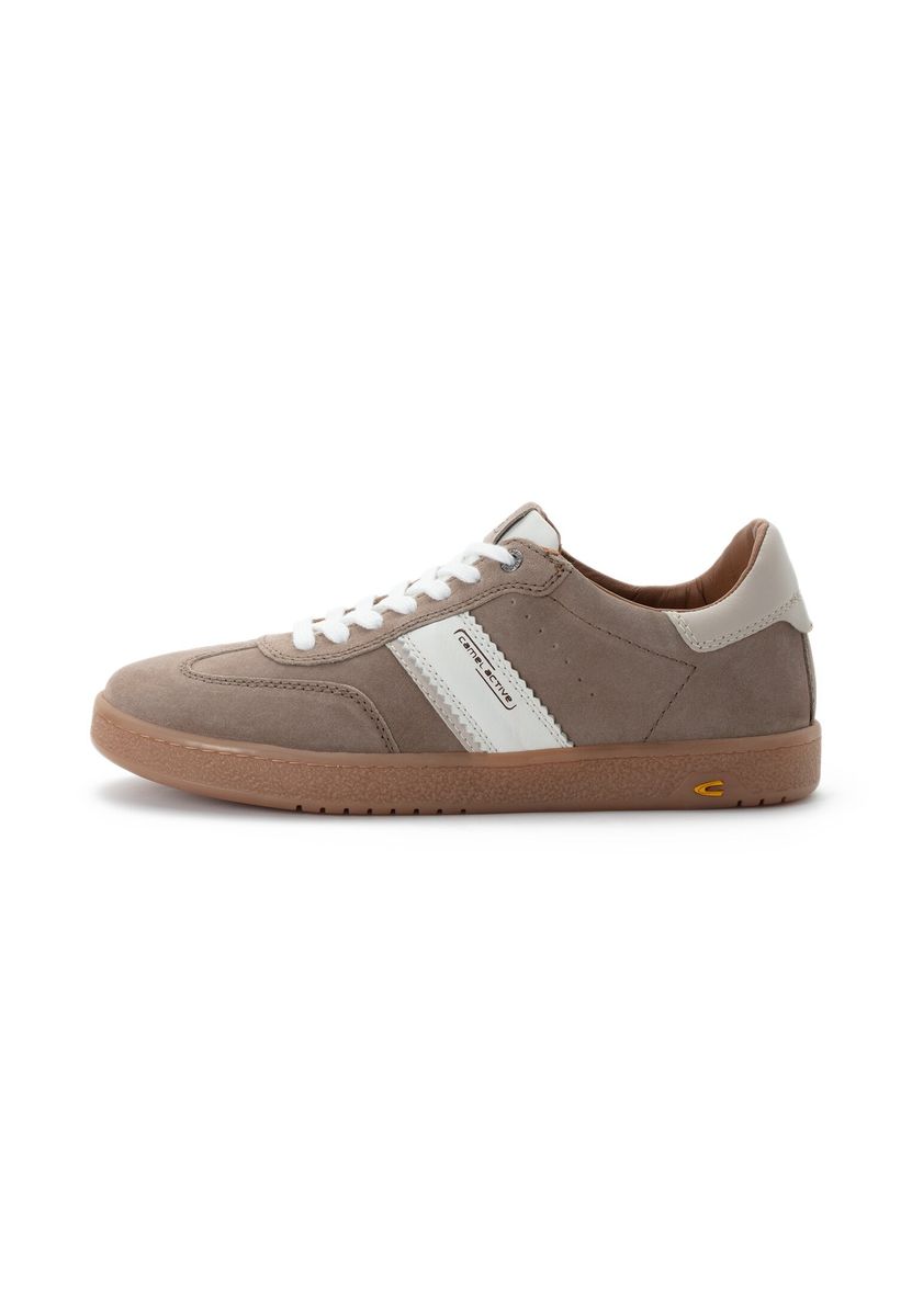 Suede Retro Low-Top Sneaker