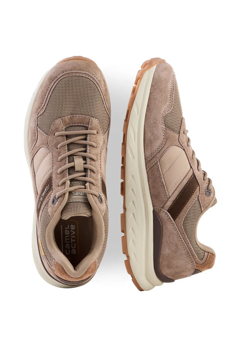 Leichte Sneaker aus Nubuk und Mesh