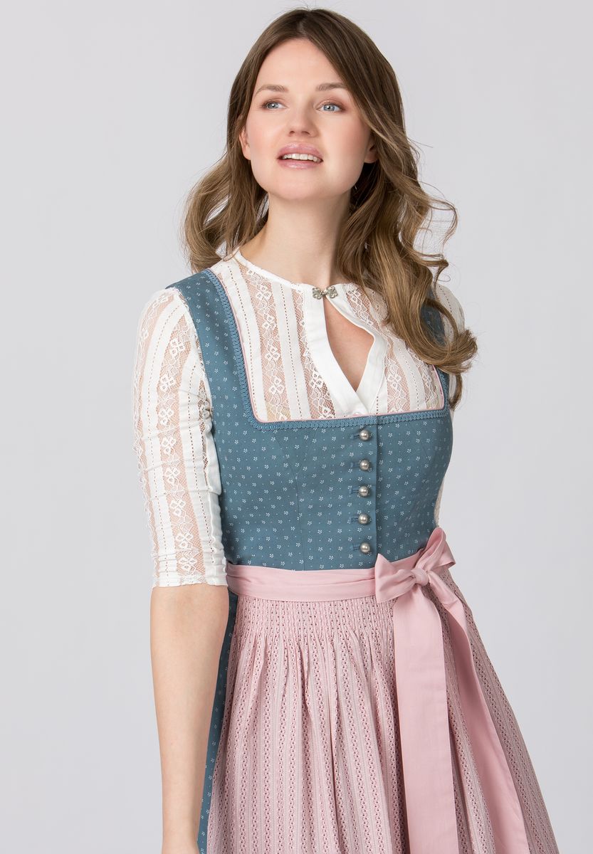 Klassisches Dirndlkleid mit Schürze