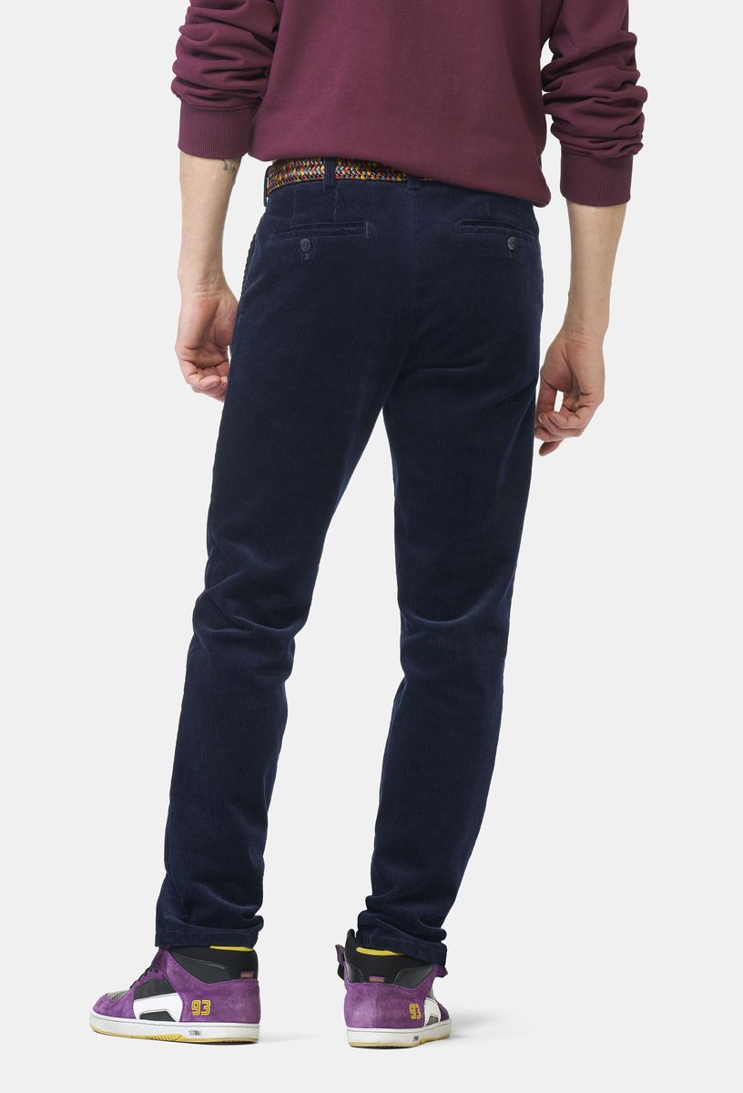Moderne Cord-Chino mit Stretch