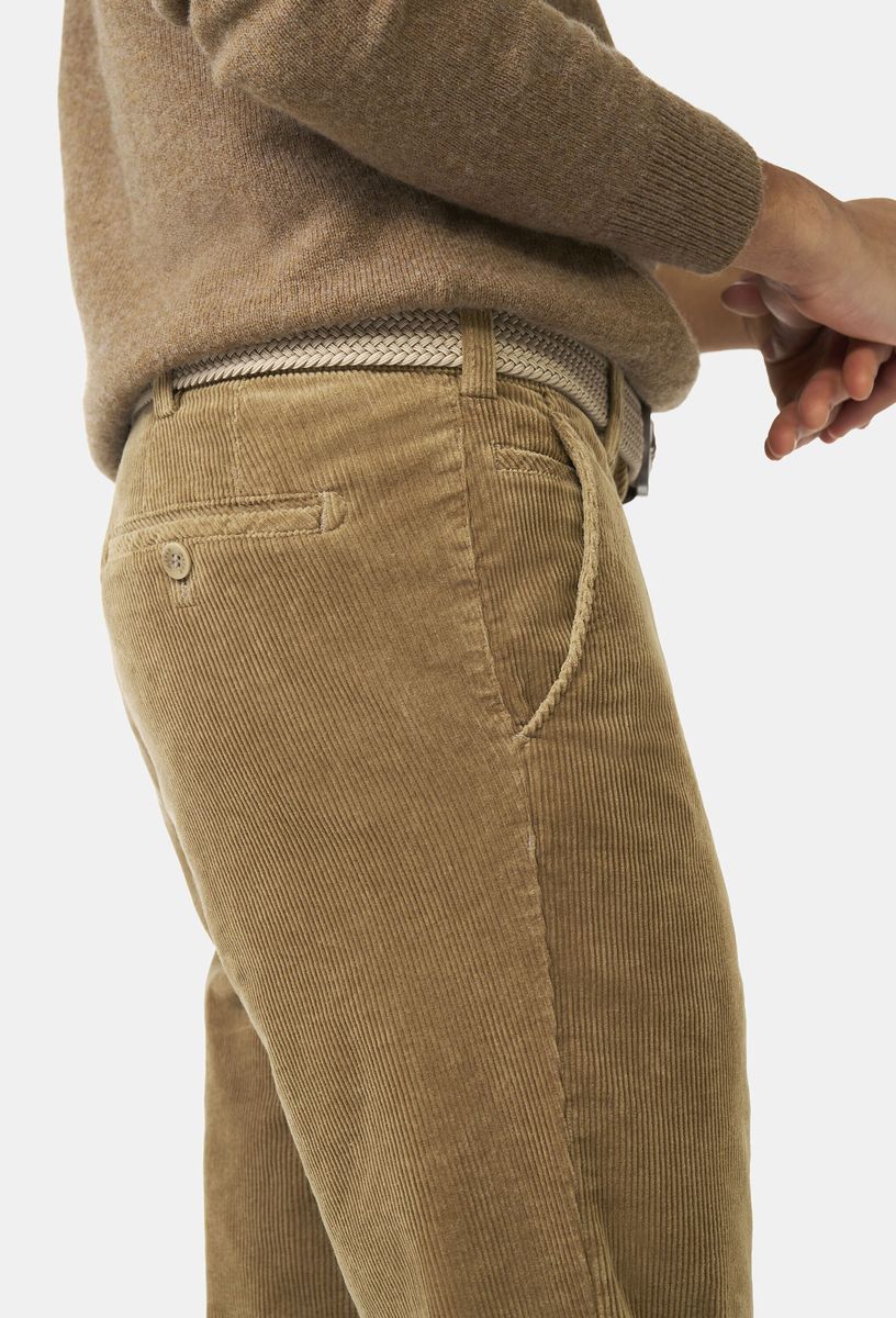Moderne Slim Fit Cord-Chinohose