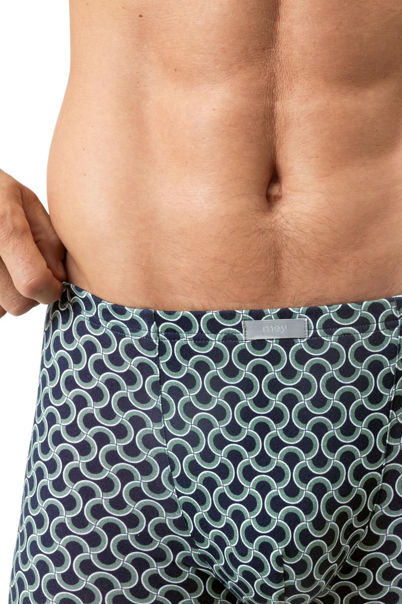 Trunks mit geometrischem Wellenmuster