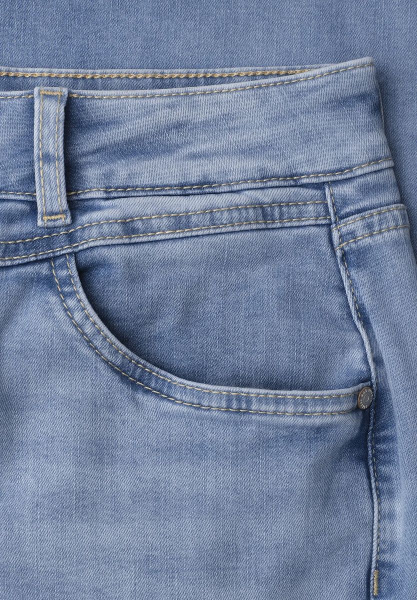 High-Waist Wide-Leg Jeans