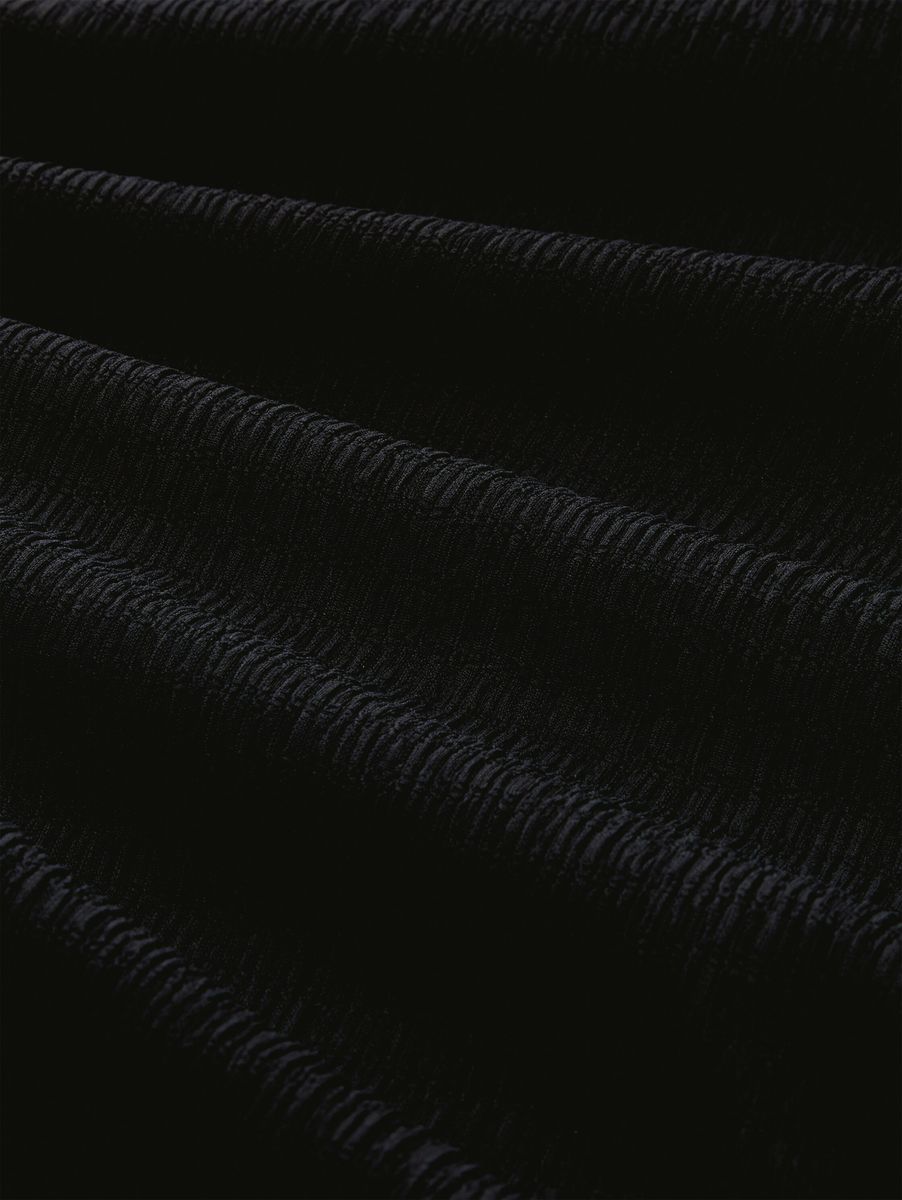 Strukturierte Hose mit weitem Bein