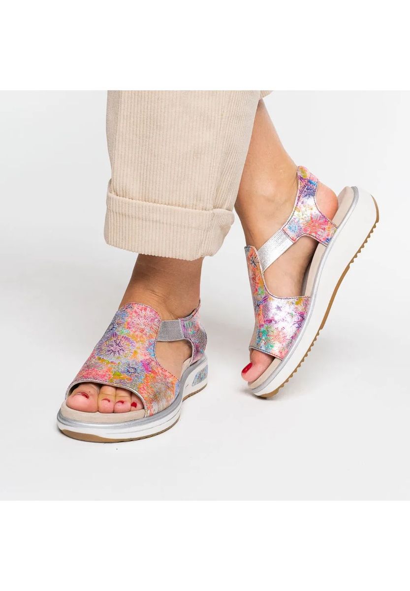 Muster-Plateausandalen mit Metallic-Finish