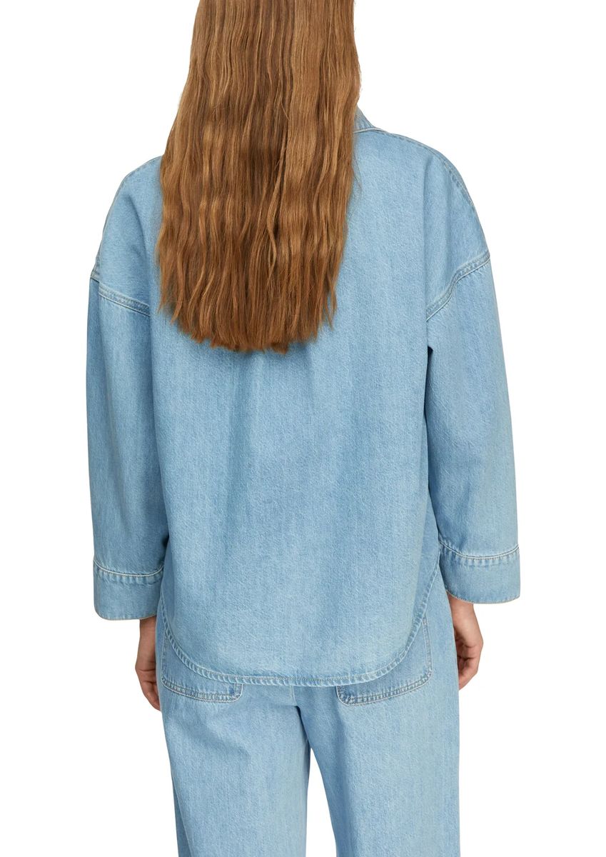 Lässiges Denimhemd mit V-Ausschnitt
