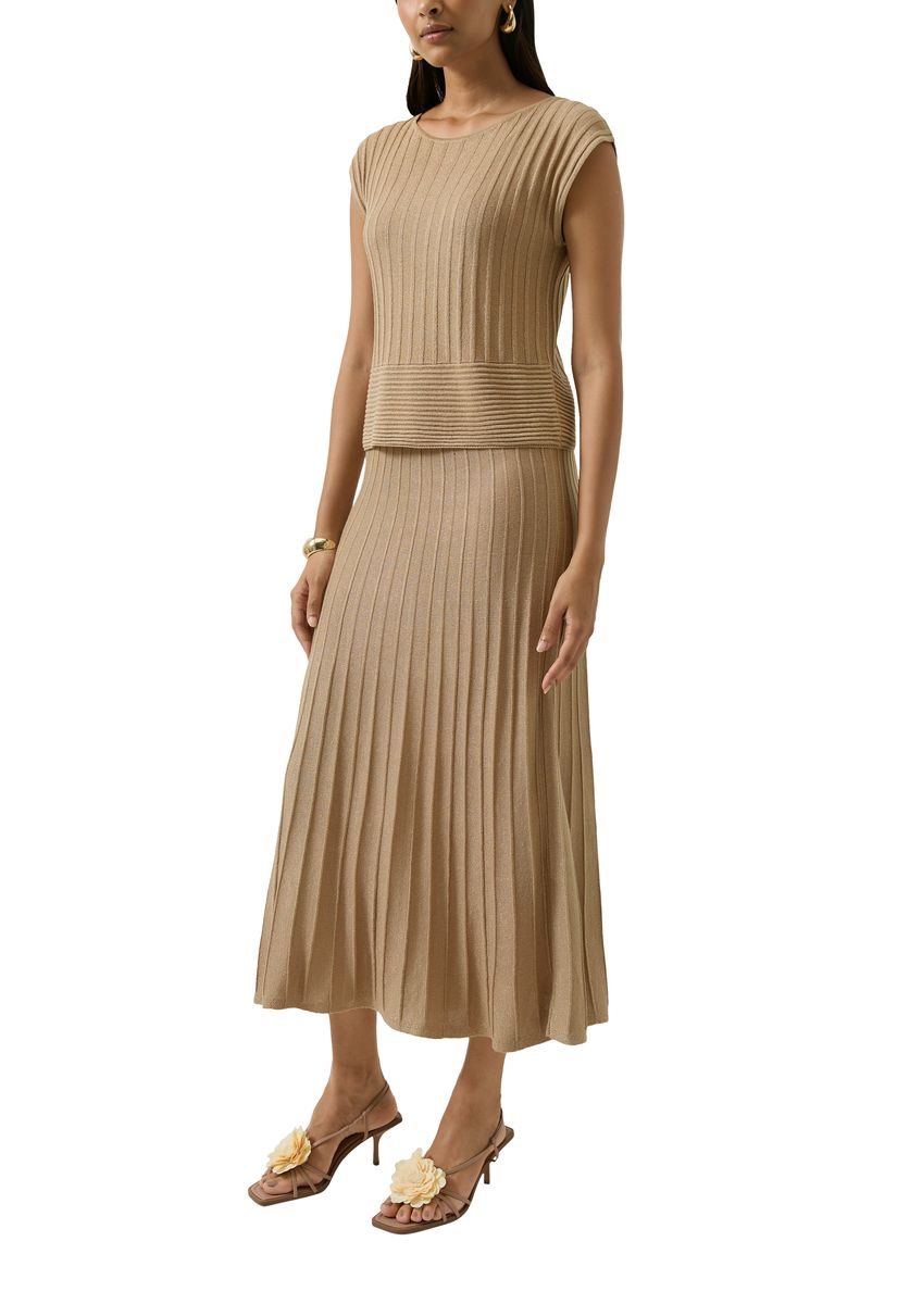 Rippstrick-Midikleid mit Kappärmeln