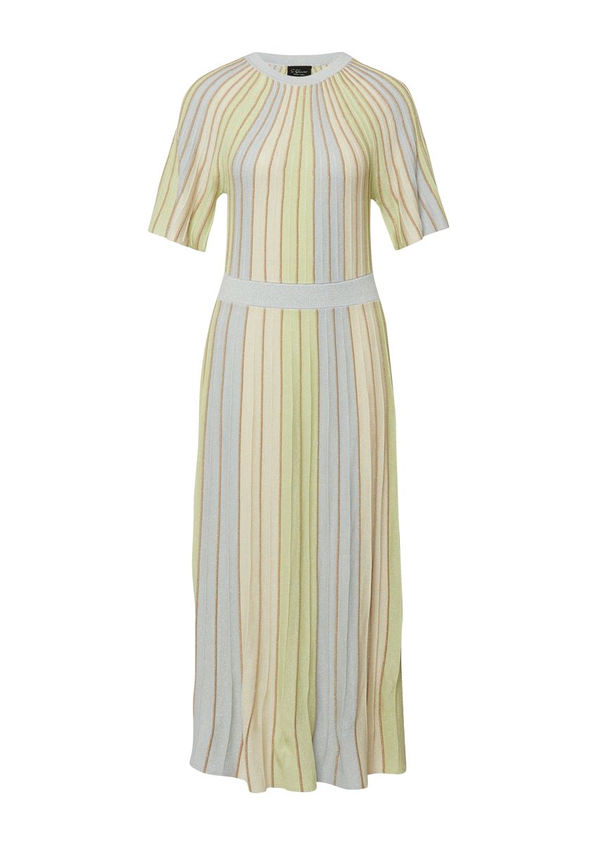 Schimmerndes gestreiftes Strick-Midikleid