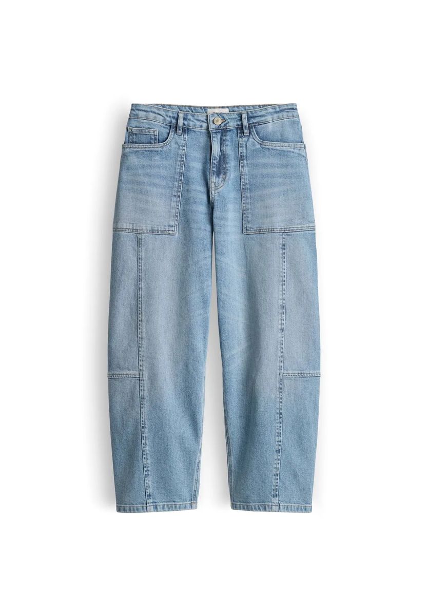 Moderne Barrel-Jeans mit Teilungsnähten