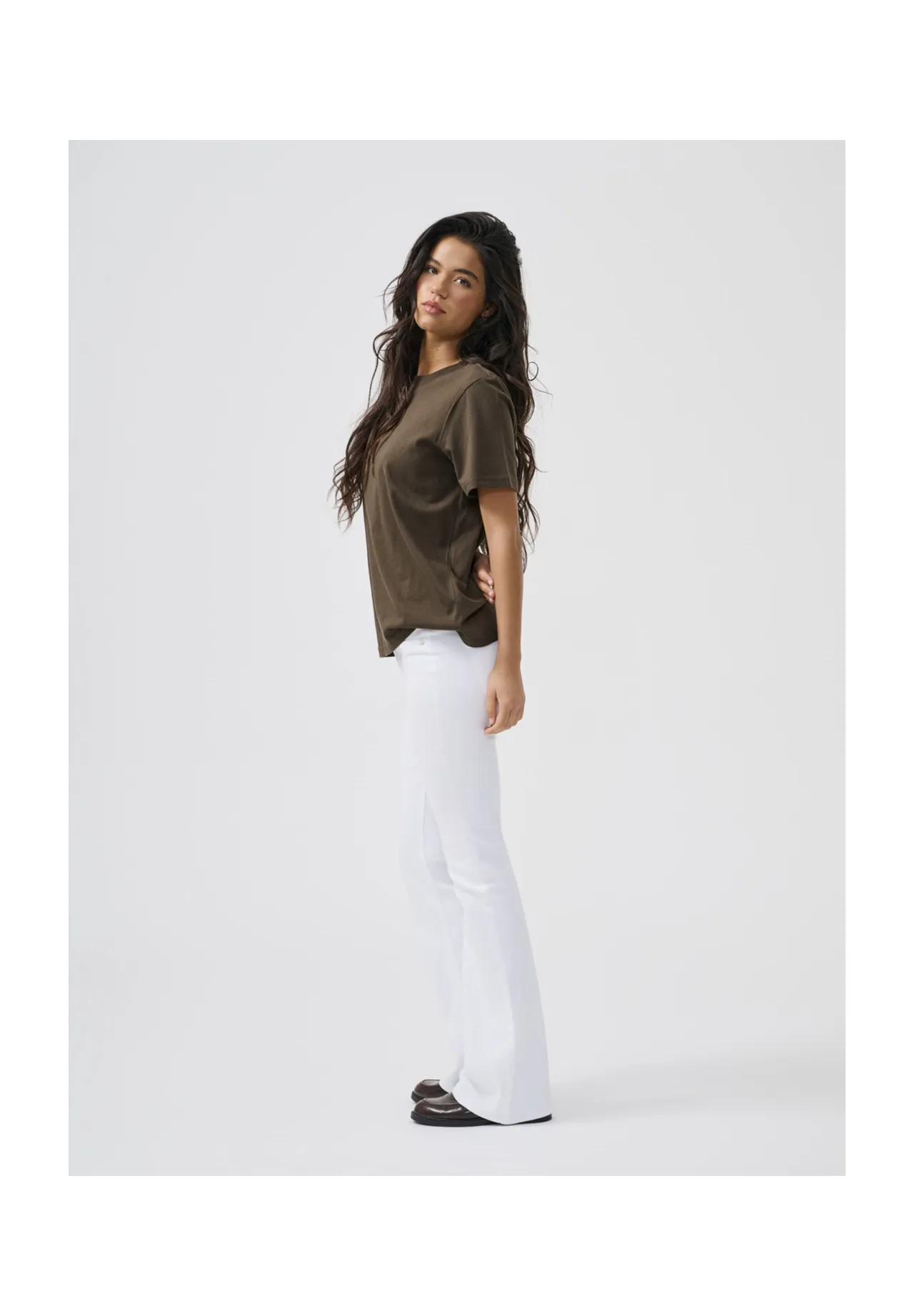 Klassische Mid-Rise Schlagjeans