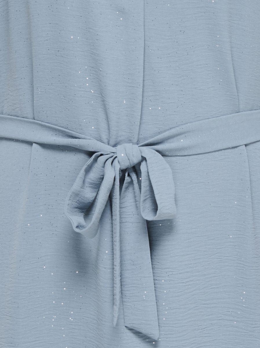Funkelndes Kurzarm-Blusenkleid mit Gürtel