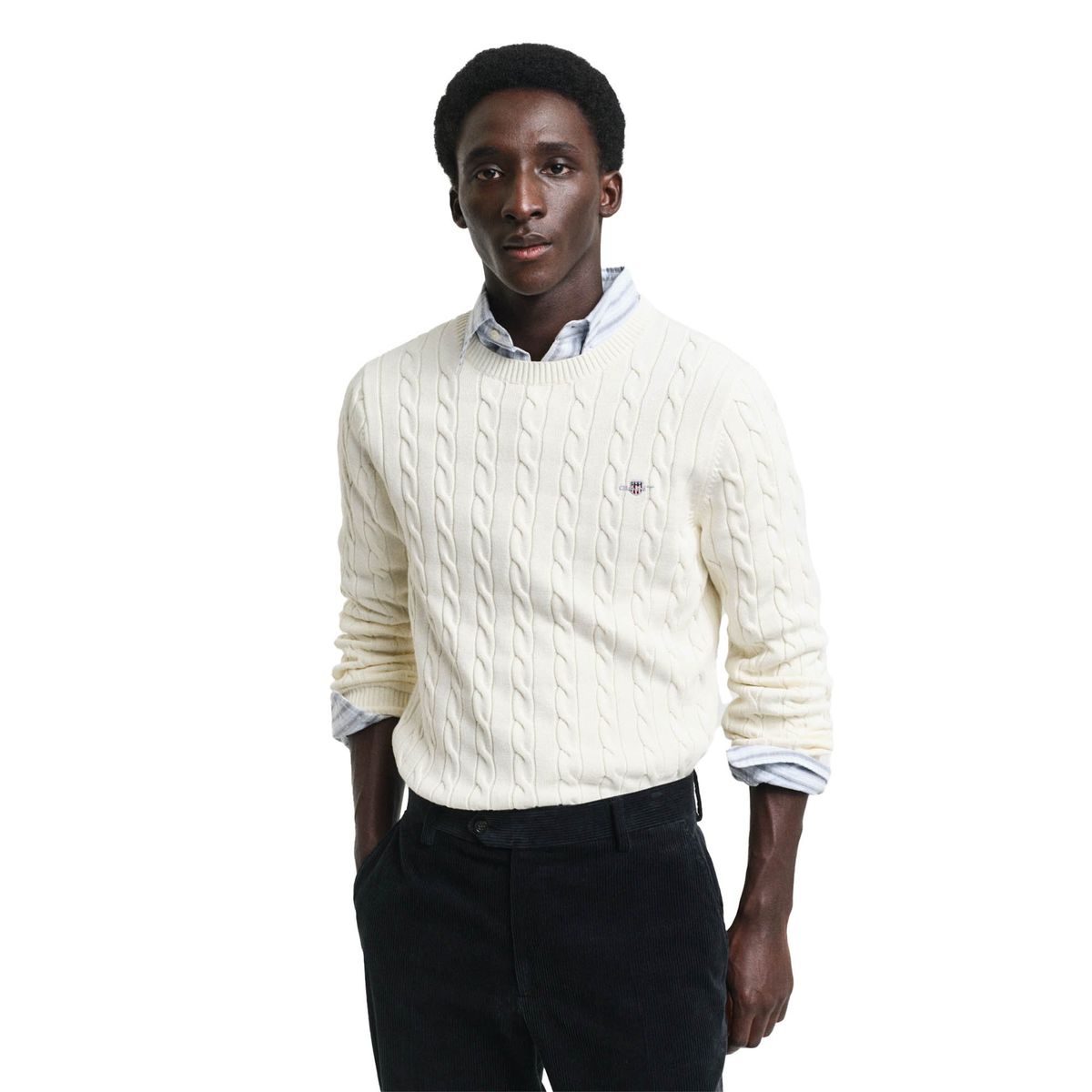 Klassischer Zopfstrickpullover mit Rundhalsausschnitt
