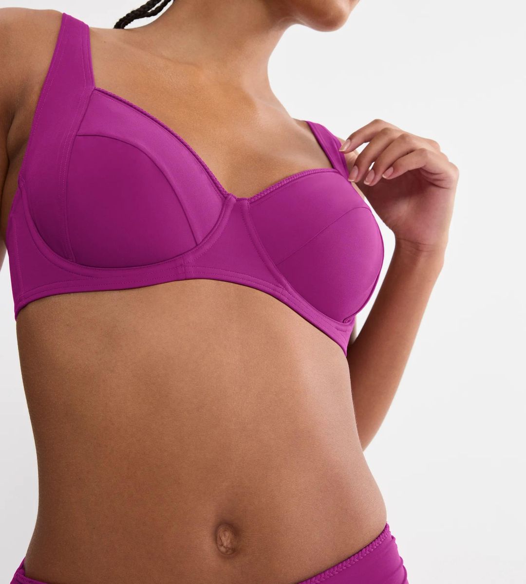 Stützendes Bügel-Bikini-Oberteil mit Borte