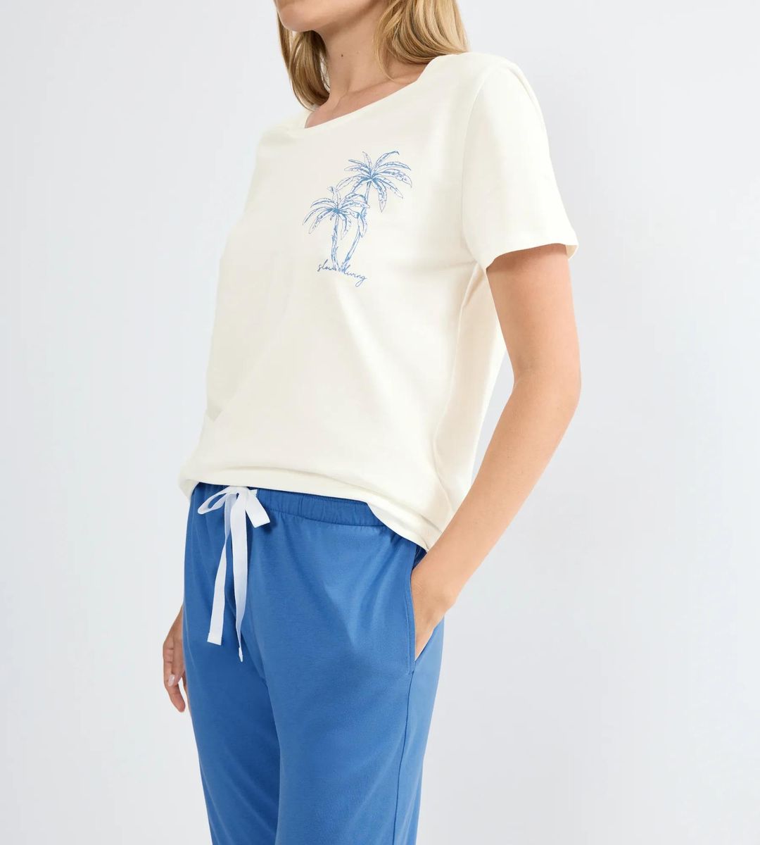 Entspannter Capri-Pyjama mit Palmenprint