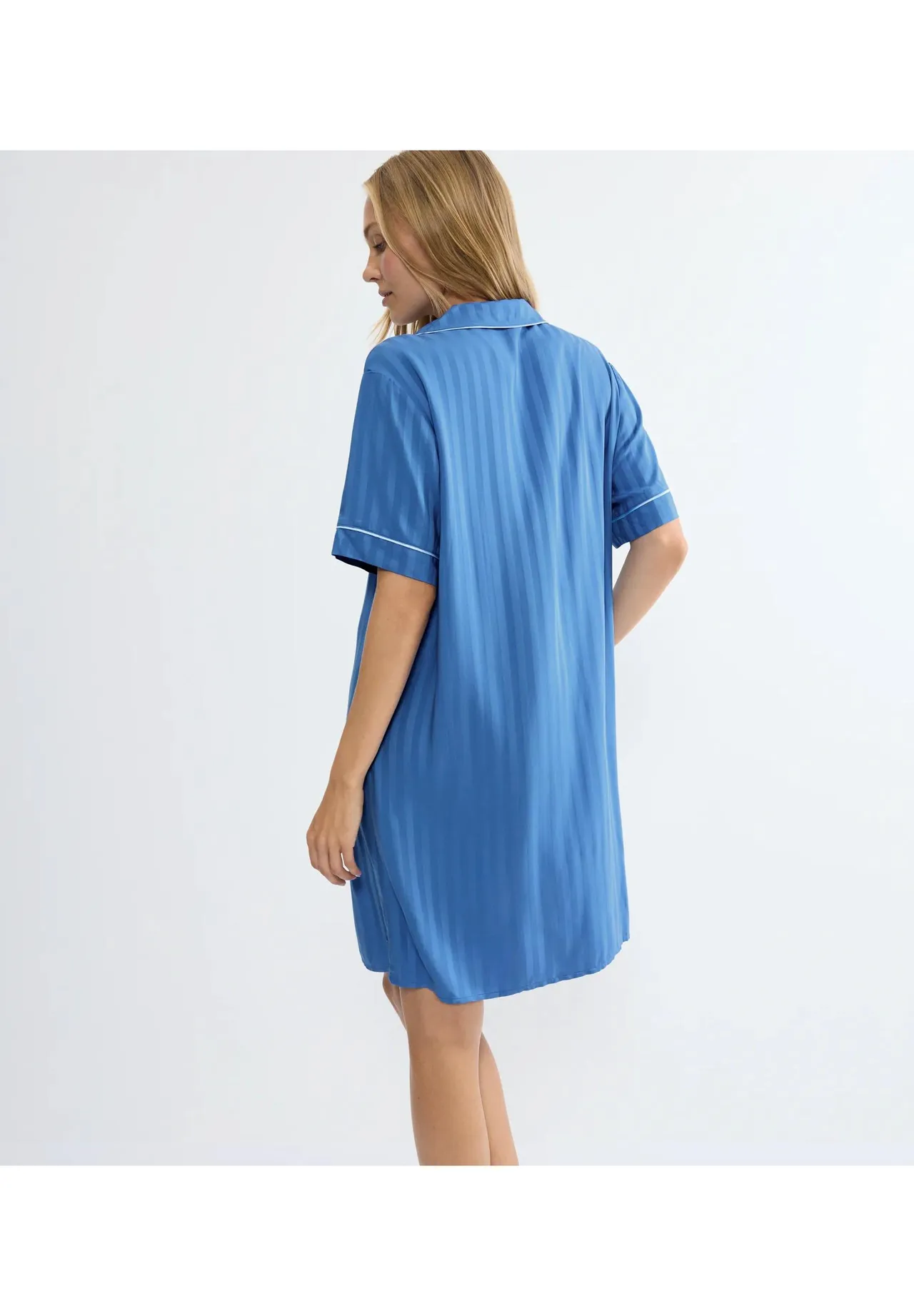 Gestreiftes Jacquard-Nachthemd im Boyfriend-Stil