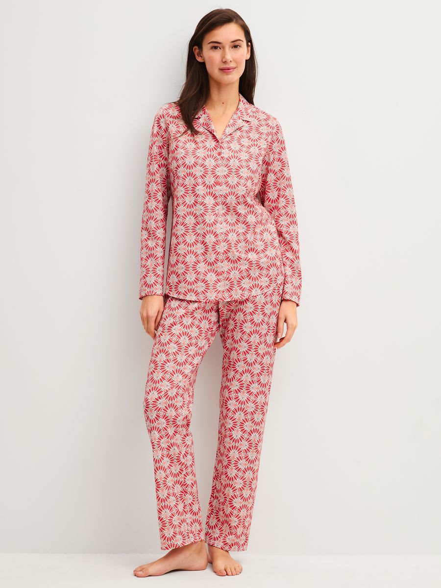 Klassisches Pyjama-Set mit geometrischem Muster