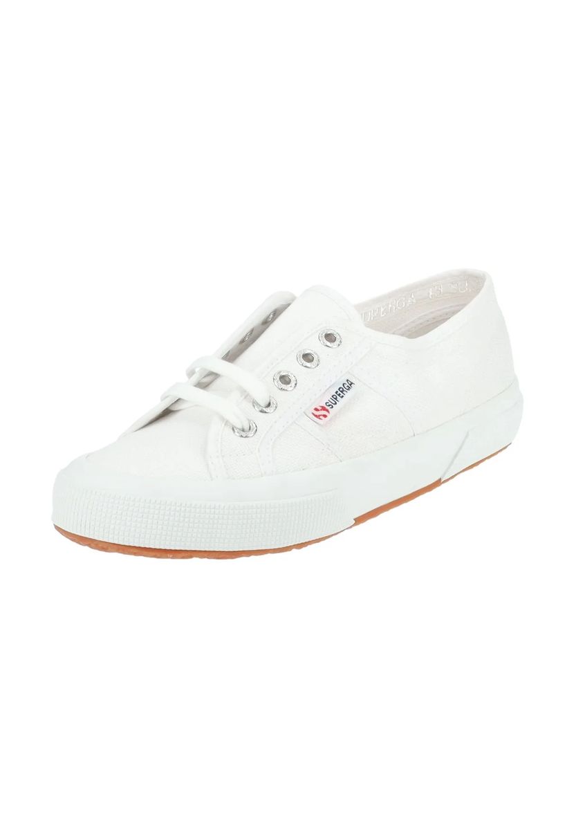 Klassische Canvas-Schnürsneaker