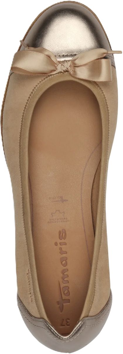 Elegante Ballerinas mit Kappe und Schleife