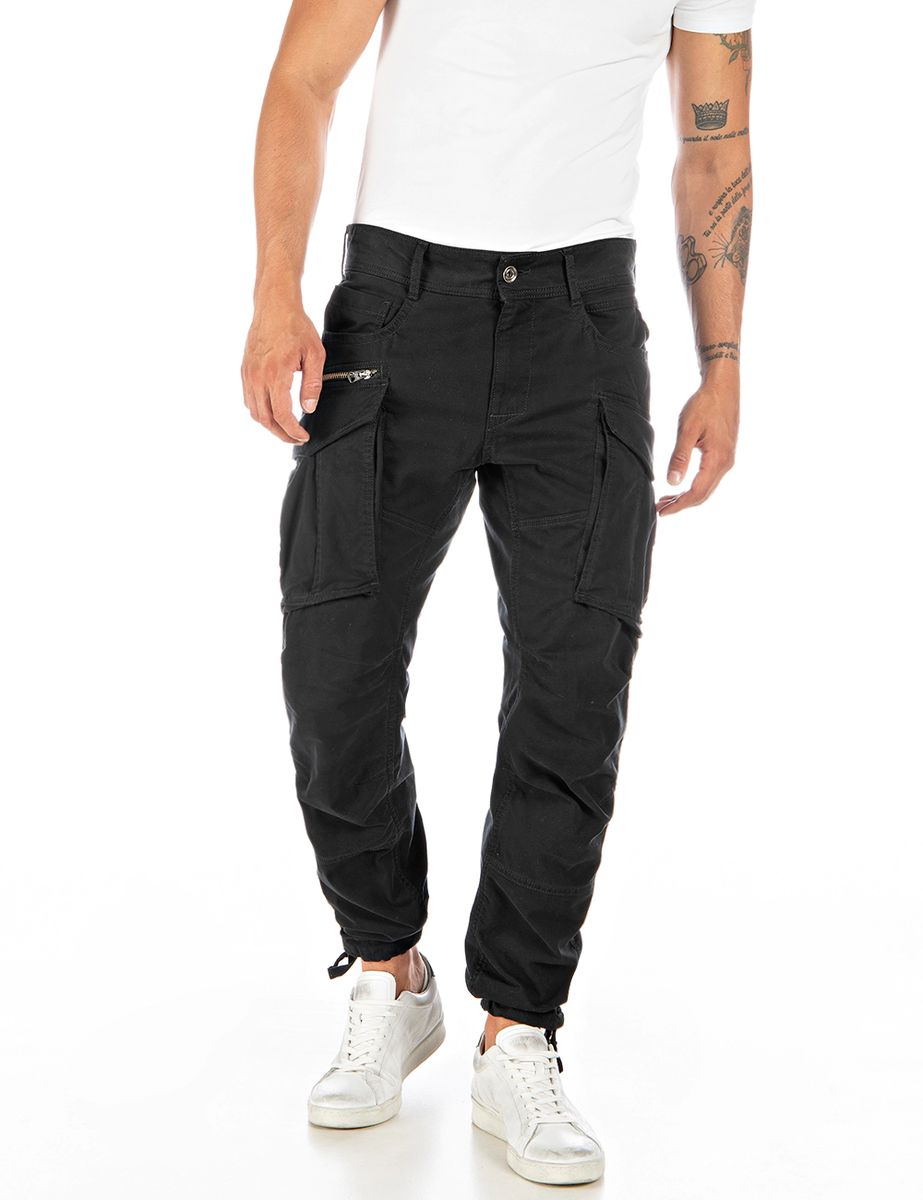 Schmal geschnittene Cargo-Hose mit Taschen