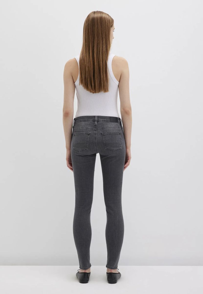 Slim-Fit Five-Pocket Jeans mit mittlerem Bund