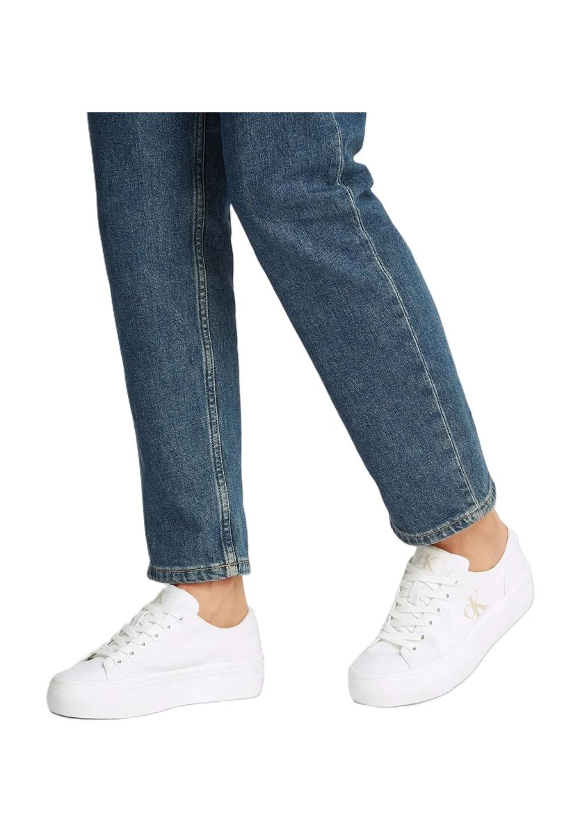 Canvas Plateau Low-Top Sneaker