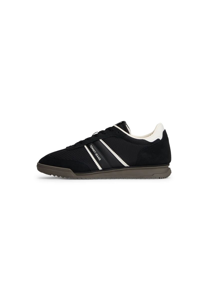 Retro-inspirierte urbane Mesh-Sneaker