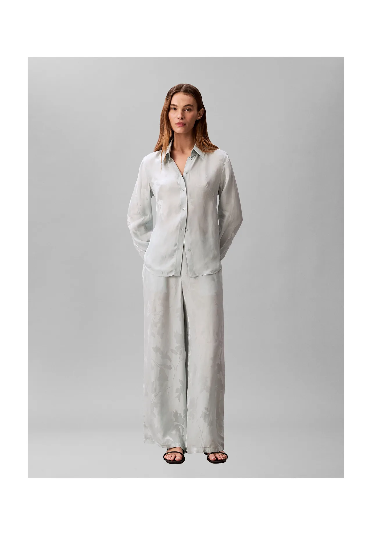 Fließende Jacquard-Bluse mit Blumenmuster