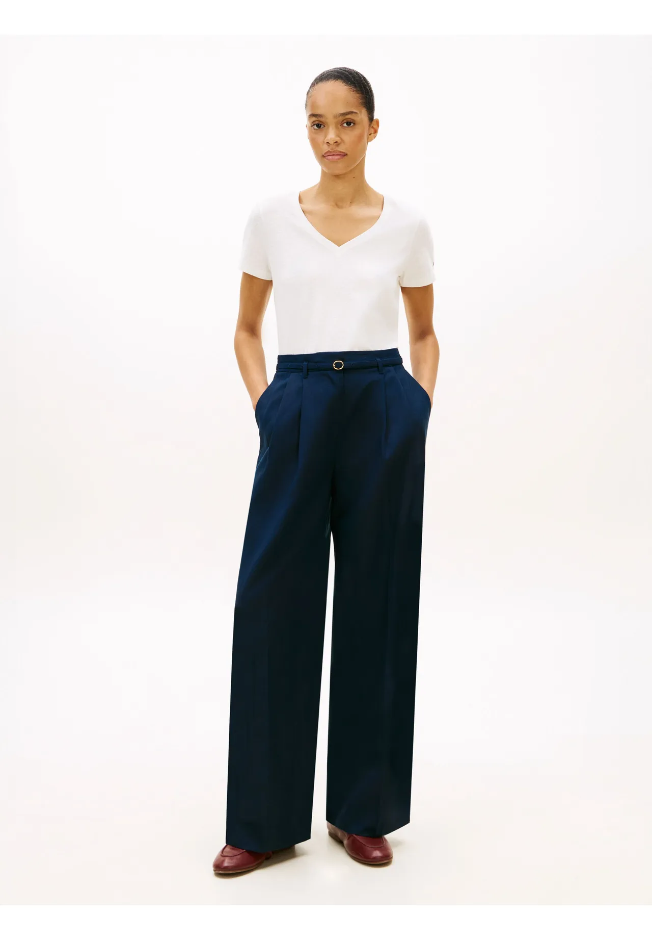 V-Neck T-Shirt mit Leinenanteil