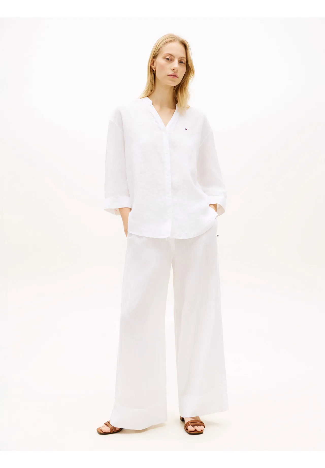 Lockere Leinenbluse mit Split-Neck
