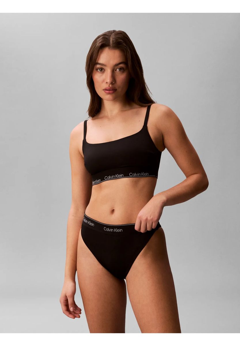 Minimalistisches Bikini-Oberteil mit Karree-Ausschnitt