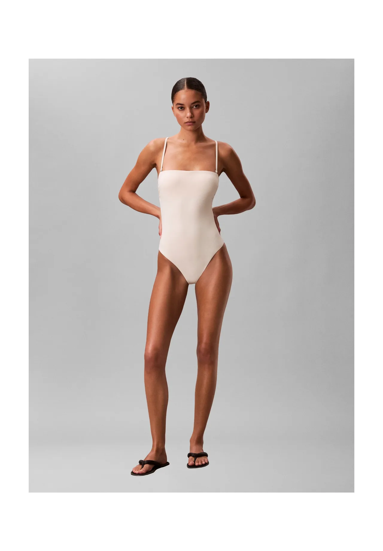 Minimalistischer Bandeau-Badeanzug