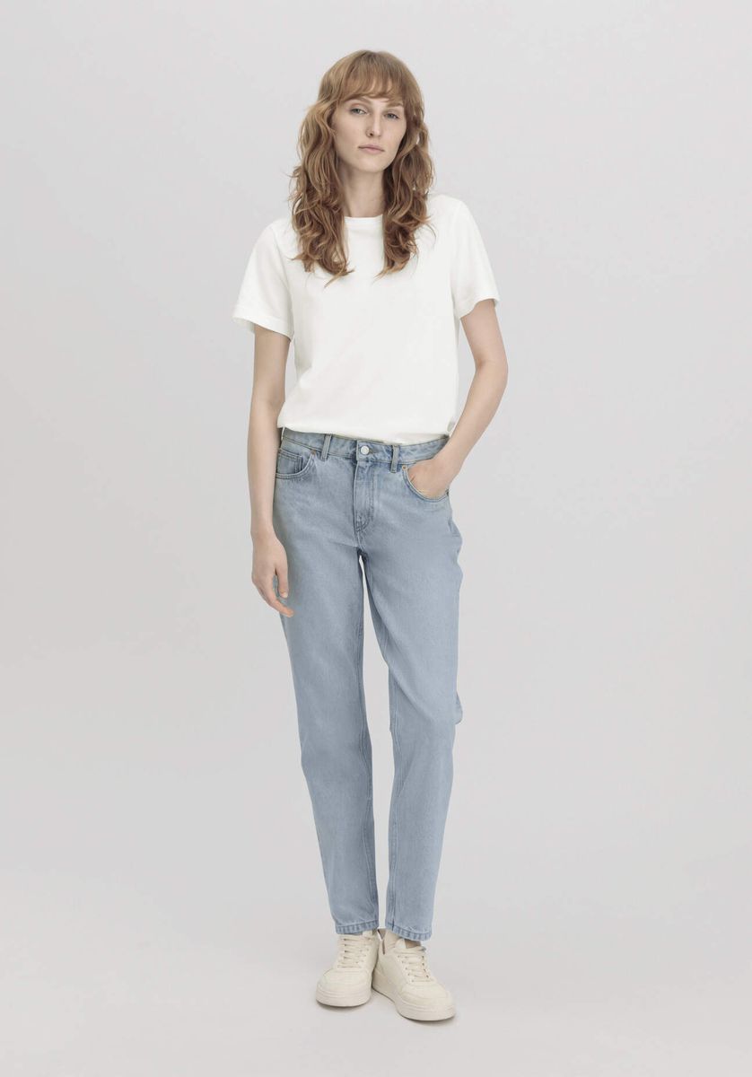 Mom-Jeans mit hohem Bund