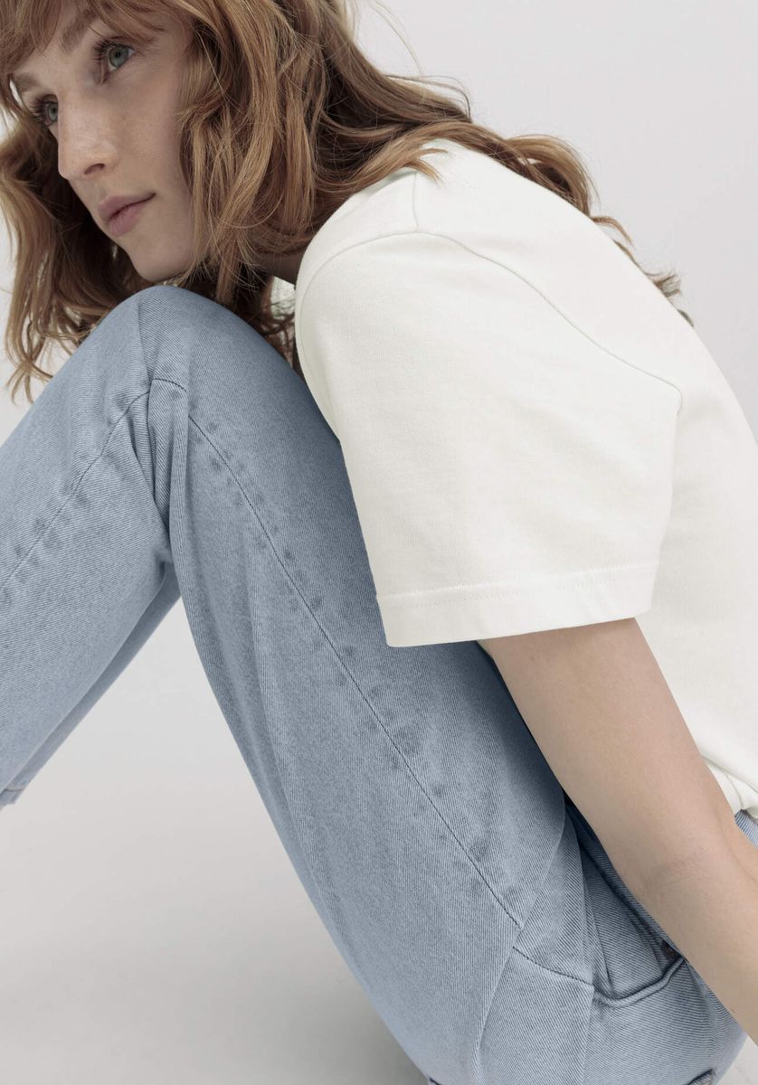 Mom-Jeans mit hohem Bund