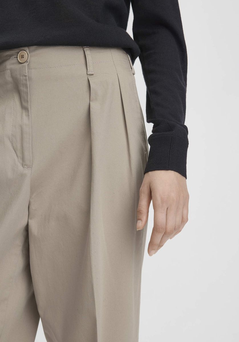 Lässige Ballonhose mit Bundfalten