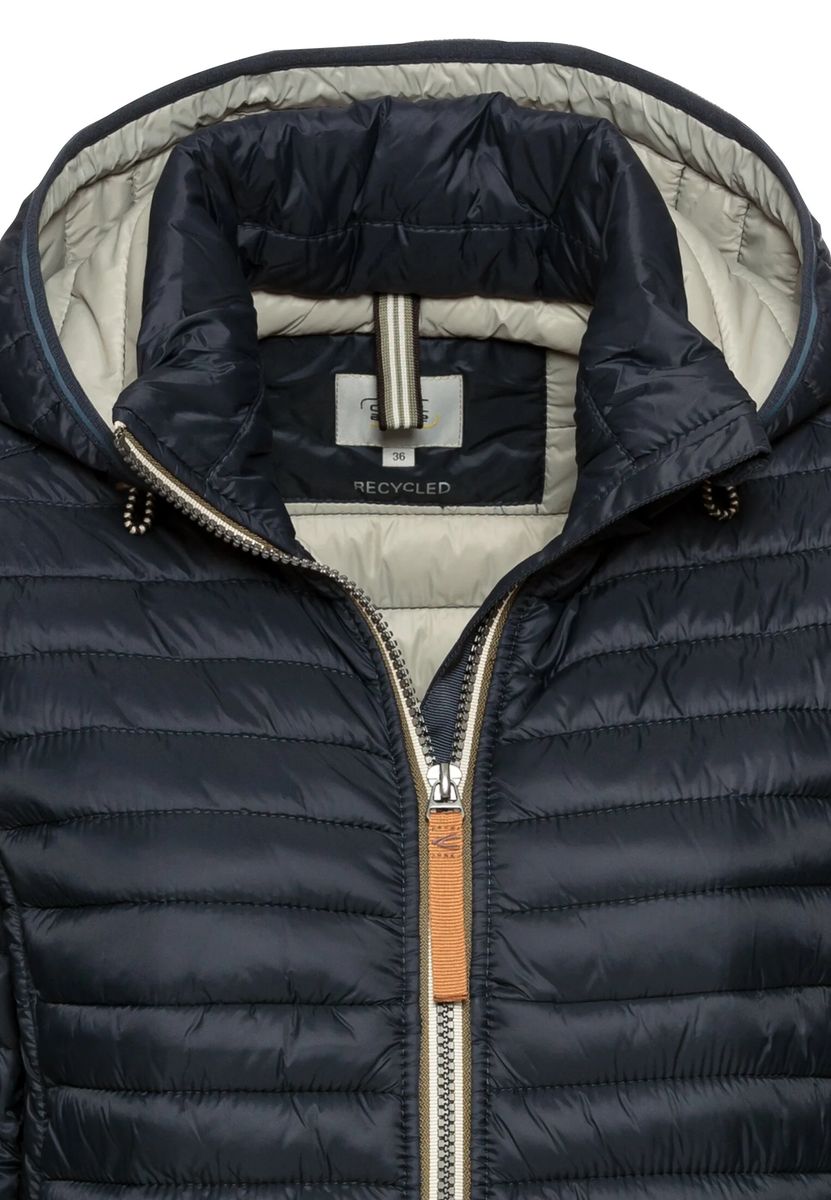 Leichte Steppjacke mit Kapuze