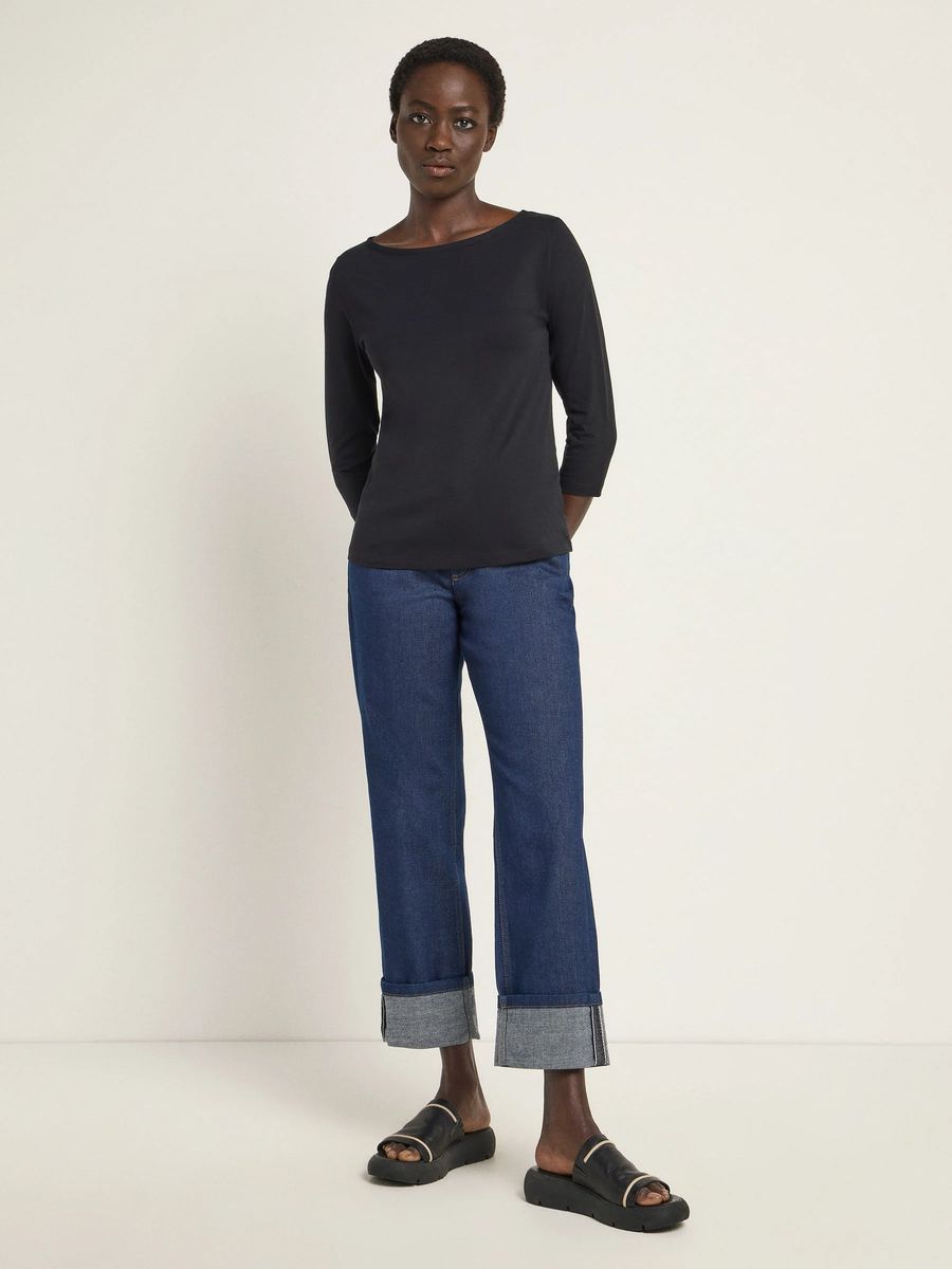 Klassisches Basic-Shirt mit U-Boot-Ausschnitt