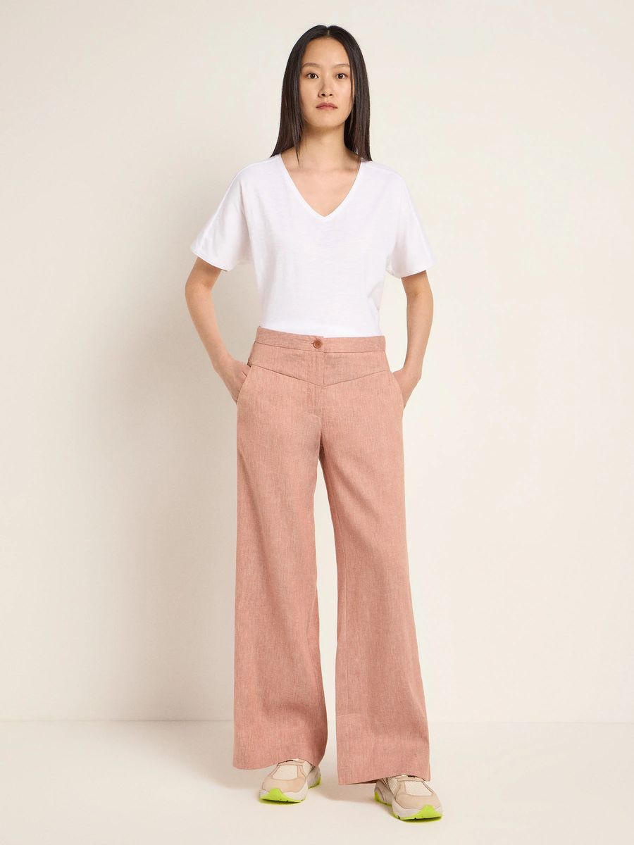Hochtaillierte Marlenehose mit weitem Bein