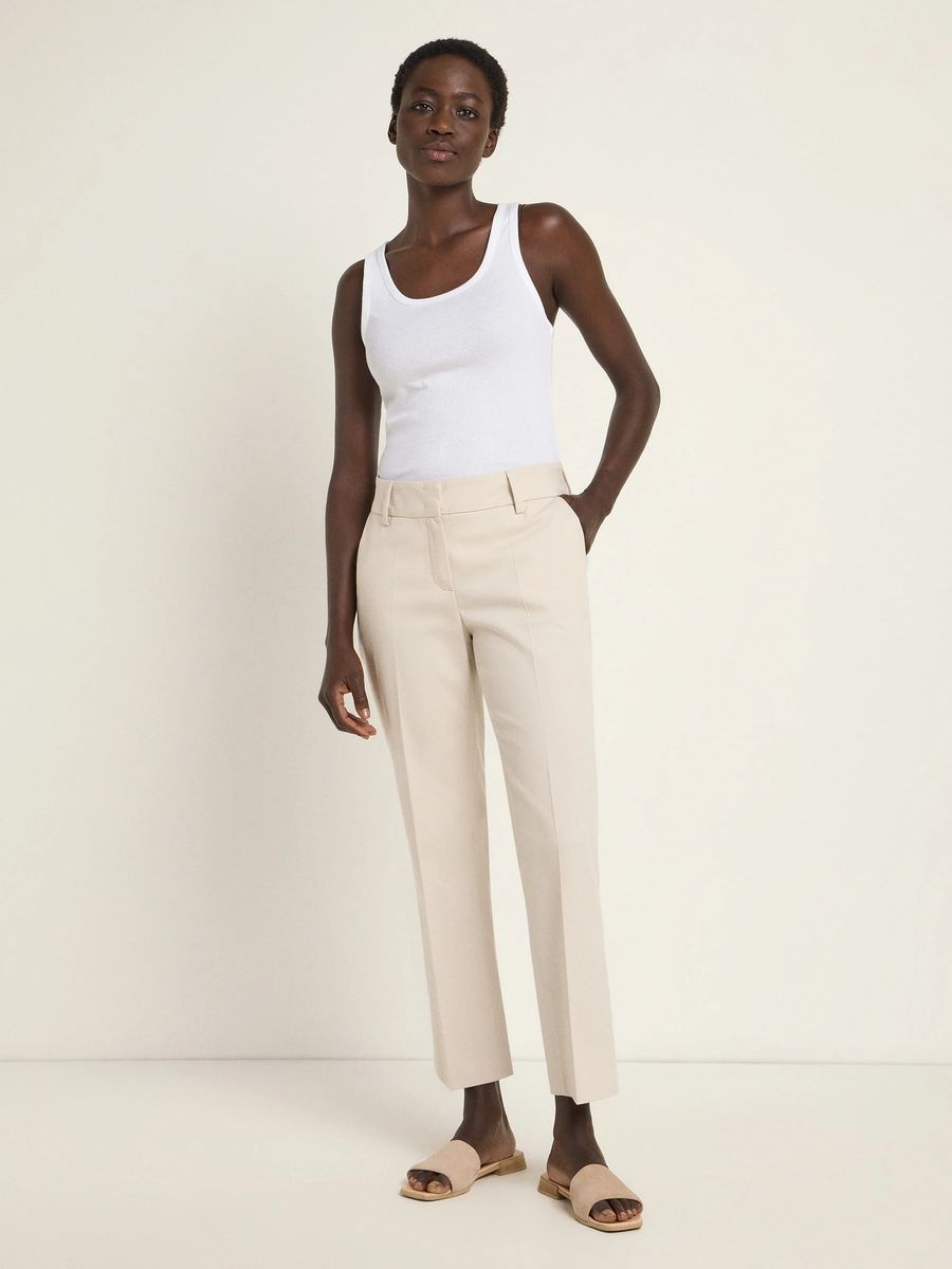 Moderne Stoffhose mit schmalem Schnitt