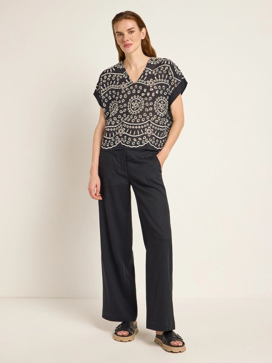 Bestickte V-Ausschnitt-Bluse aus Bio-Baumwolle