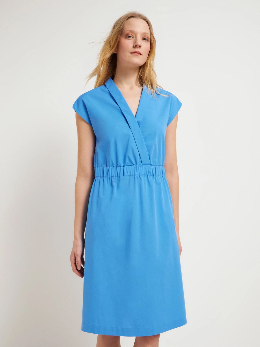 Jerseykleid mit Schalkragen