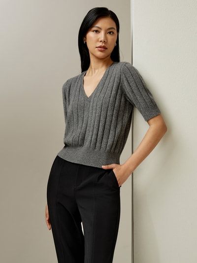 Rippstrick-Kaschmirshirt mit V-Ausschnitt