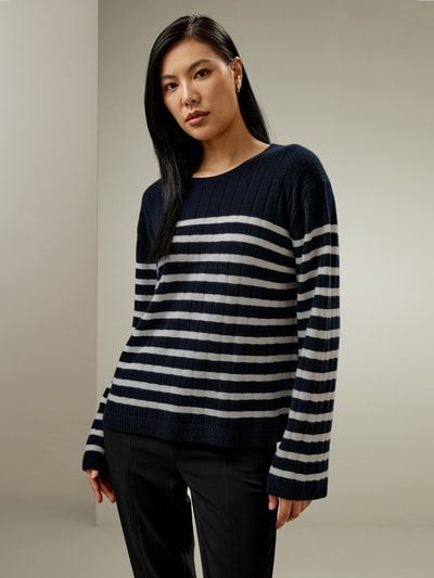 Gestreifter Kaschmirpullover mit Rippenstrick