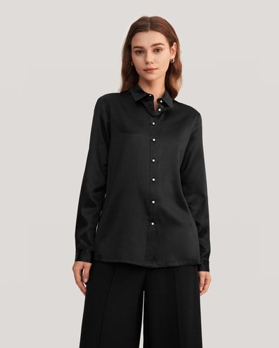 Klassische Seidenbluse mit Perlmuttknöpfen