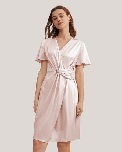 Elegantes Seiden-Midikleid in Wickeloptik