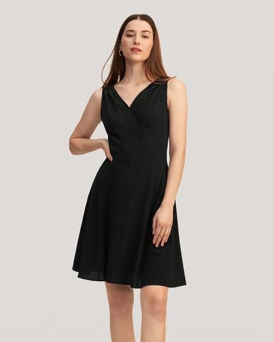 Elegantes Kleid mit gesmokten Schultern