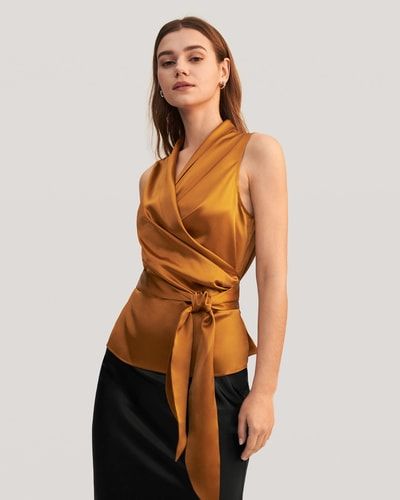 Elegante ärmellose Seiden-Wickelbluse