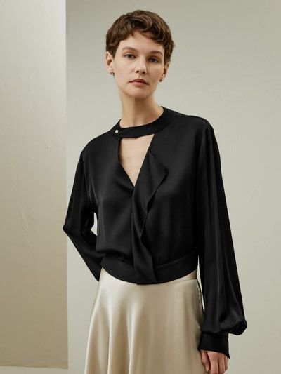 Seidenwickelbluse mit Choker-Kragen