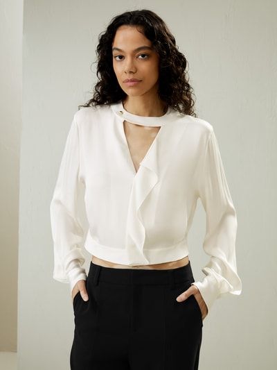 Seidenbluse mit Choker-Ausschnitt