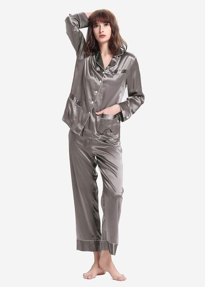 Klassisches Seiden-Pyjama-Set mit Knopfleiste