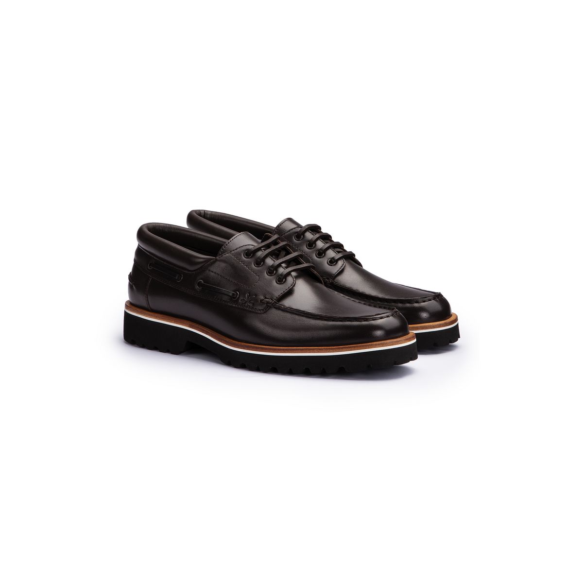 Genarbte Leder-Bootsschuhe mit Profilsohle